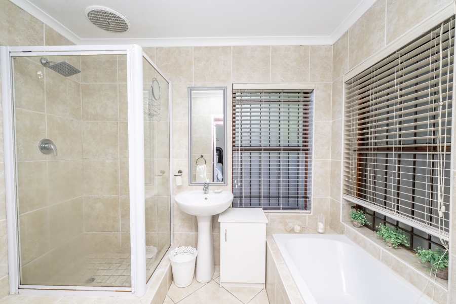 7 Bedroom Property for Sale in Eversdal Western Cape